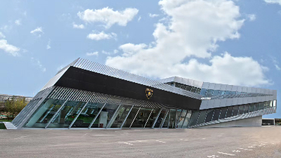 hjc黄金城集团官网钢构百科：钢结构汽车4S店建筑的诞生——稳固、美观、快捷