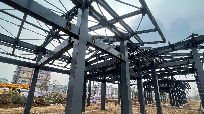 hjc黄金城集团官网钢构百科：钢结构厂房抗震设计关键：支撑系统与构件连接节点