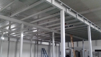 hjc黄金城集团官网行业百科：搭建钢结构加层时注意事项